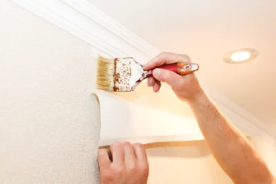 Pose de papier peint à Lau-Balagnas — revêtements muraux et toiles de verre